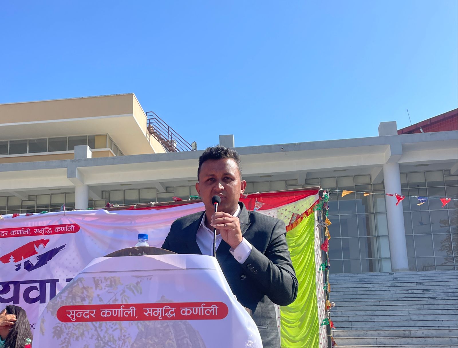 भातृसंस्था तदर्थवादबाट पार्टिको आन्तरिक लोकतन्त्रमा प्रश्न उठ्यो : केन्द्रीय सदस्य विनोदकुमार शाही